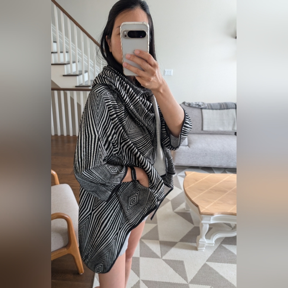 Women's Cotton Geometric Patterned Shawl Wrap